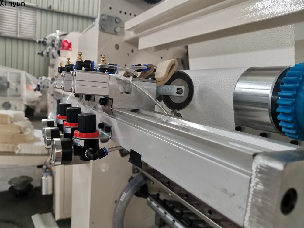 XY-BT-288 Automatic V fold hand towel paper making machine
