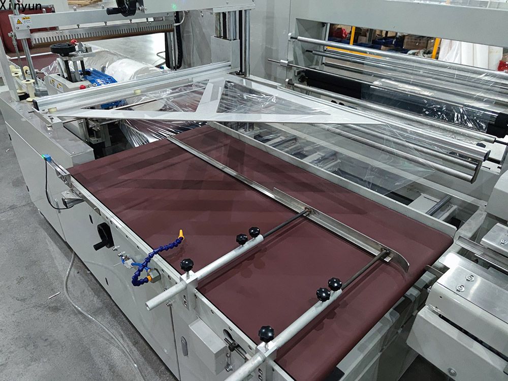 High speed 2 rolls labeling JRT roll paper shrink wrapping machine