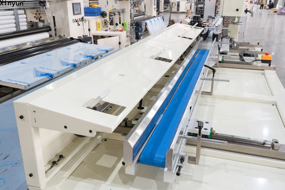 XY-AI-400 Automatic kitchen towel paper band saw cutting machine