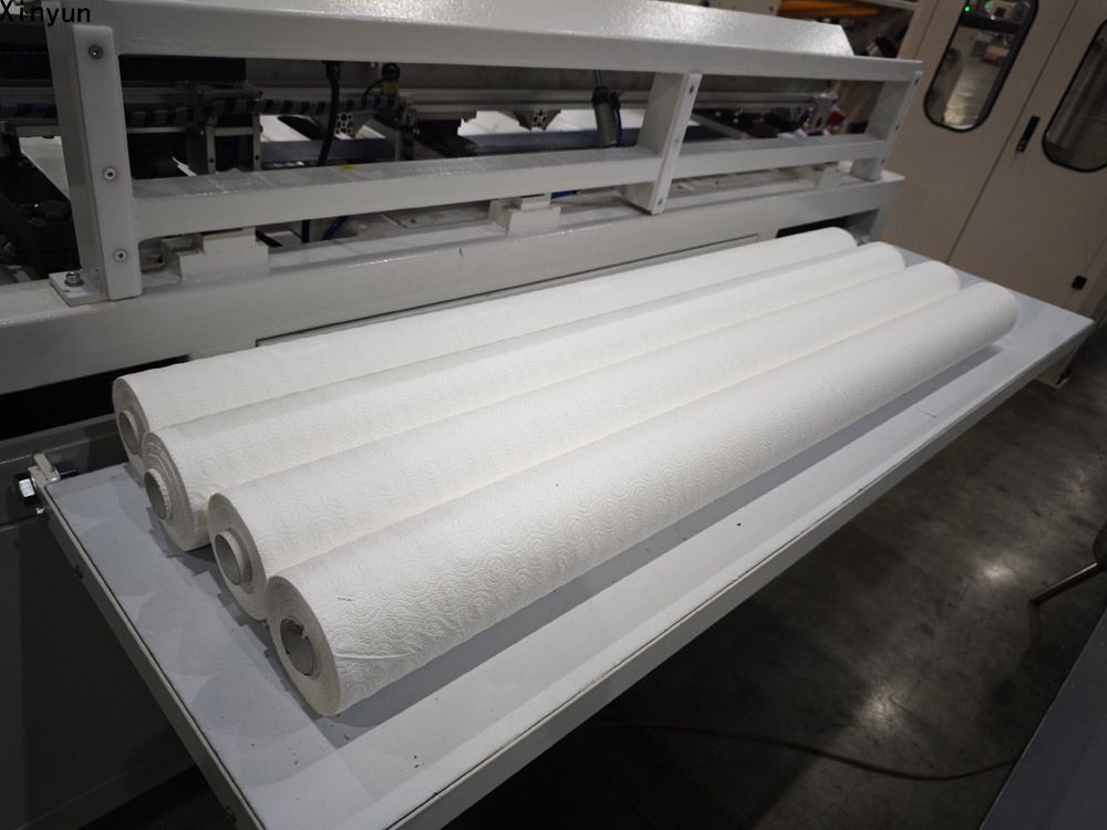 XY-AI-400 Automatic kitchen towel paper band saw cutting machine