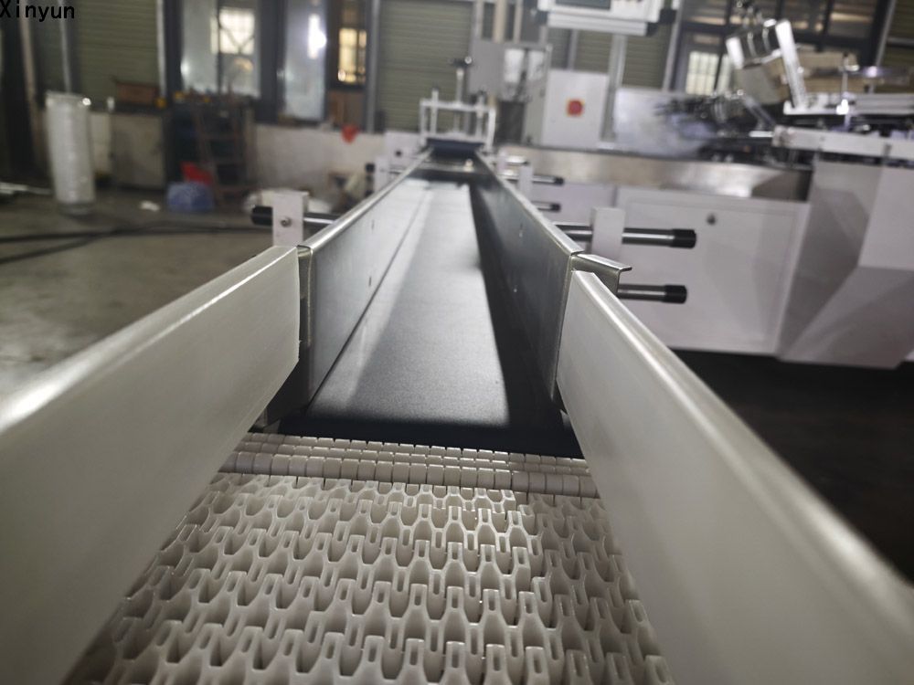 Automatic transferring facial tissue paper folding machine