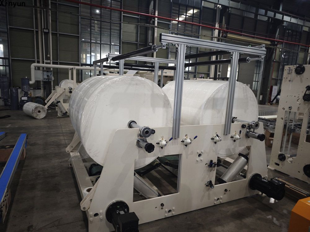  Automatic transferring facial tissue paper folding machine