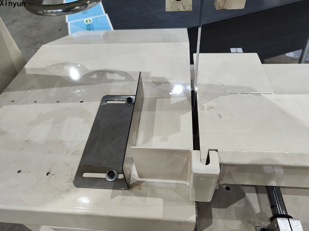 XY-AI-300 Semi automatic toilet roll paper cutting machine